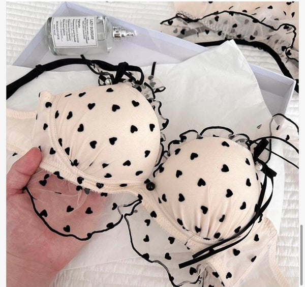 LinMart.pk New High-Quality Black Heart Embroidered Push-Up Bra with Cute Lace Panty Set 2007